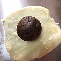 #网红美食我来做#蛋黄酥的做法图解12