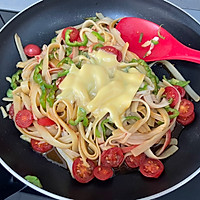#奶香四溢 暖锅佳味#浓浓奶香的芝士蟹柳意面的做法图解11