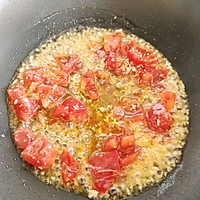慕意番茄酱蒜香鸡排意面的做法图解8