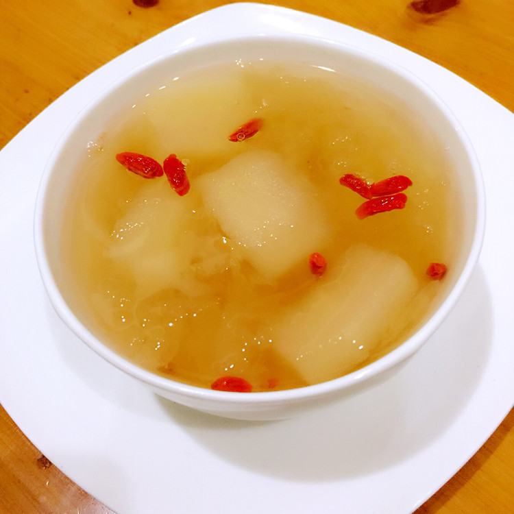 冰糖雪梨银耳羹的做法
