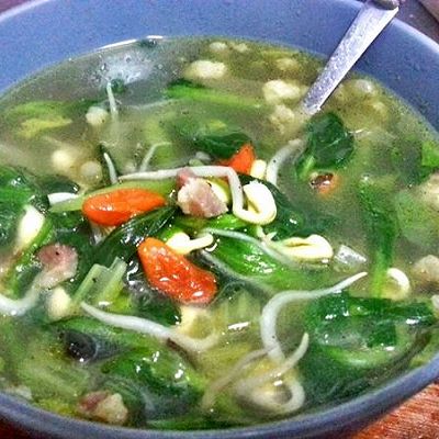 【腊肉蔬菜豆汤】春寒料峭，来碗暖身汤吧