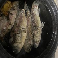 鲫鱼汤的做法图解2