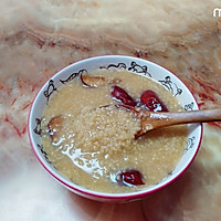 小米红枣粥的做法图解2