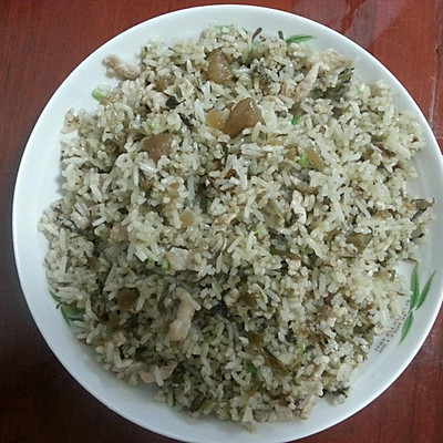 酸菜肉丝炒饭