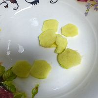 山药玉米排骨鸡汤的做法图解6