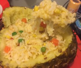 海鲜菠萝焗饭的做法