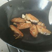 比烤鸡翅还漂亮的红烧鸡翅的做法图解5