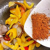 #食在幸福年 总有新花样#彩椒炒腊肉的做法图解9