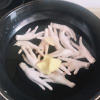 香辣软糯的鸡脚脚的做法图解1