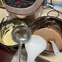 红酒巧克力斑马纹蛋糕(电饭煲版)的做法图解5