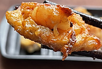 #米饭最强CP#无油煎翅包虾的做法