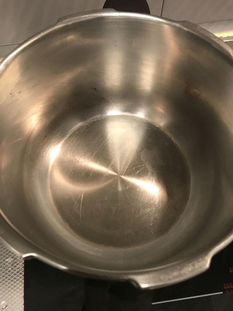 怎样清洁厨房的厨具？的做法