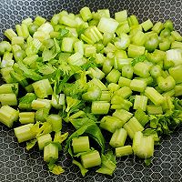 香辣豆干芹菜花的做法图解1