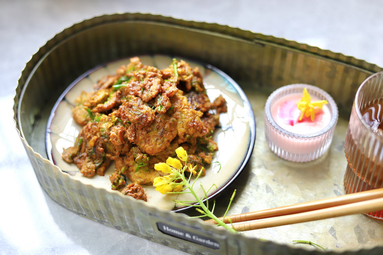 春日应季：油菜花炒鸡蛋，比肉还好吃，简单到没朋友的做法