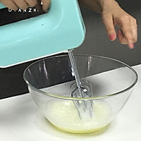 西瓜戚风蛋糕的做法图解3