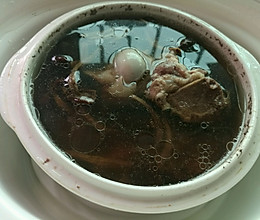茶树菇筒骨汤的做法