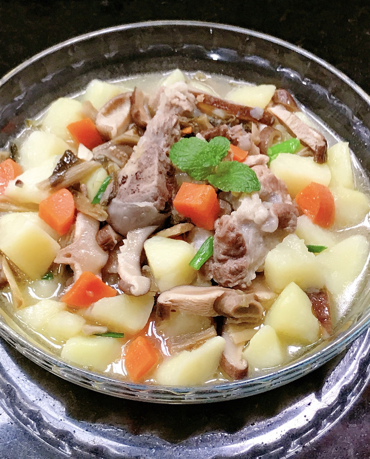 大骨汤烧土豆的做法