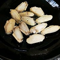 简单又美味的红烧鸡翅的做法图解5