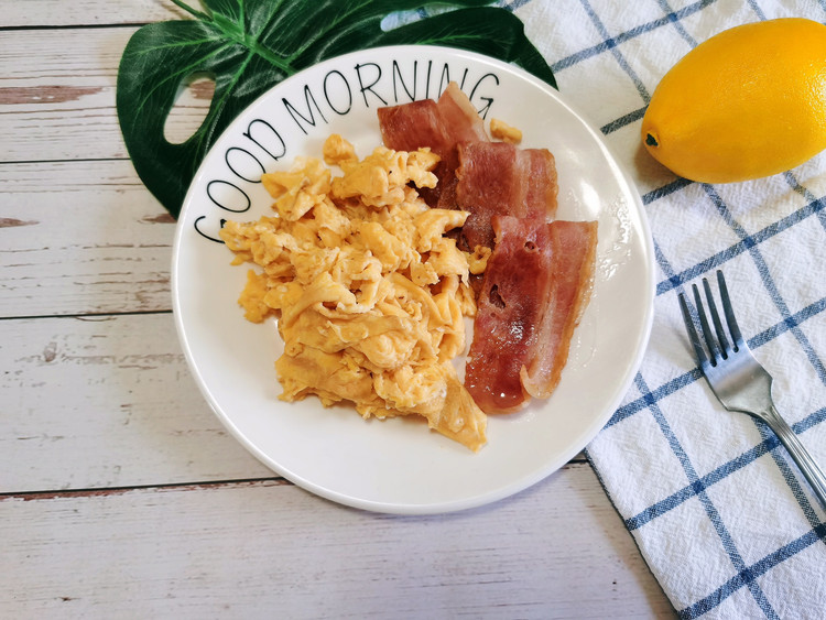 【生酮饮食·真酮】元气早餐黄油鸡蛋的做法