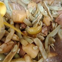 五花肉豆角炖土豆的做法图解16