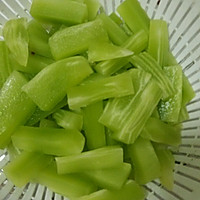 莴笋土豆烧鸭肉的做法图解2