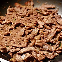 牛肉炒土豆丝真的香！牛肉嫩滑可口，土豆丝脆脆的！的做法图解2