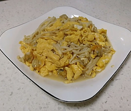 蛤蜊金针菇炒蛋的做法