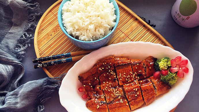 轻养一罐鲜米&日式薄烧鳗鱼饭