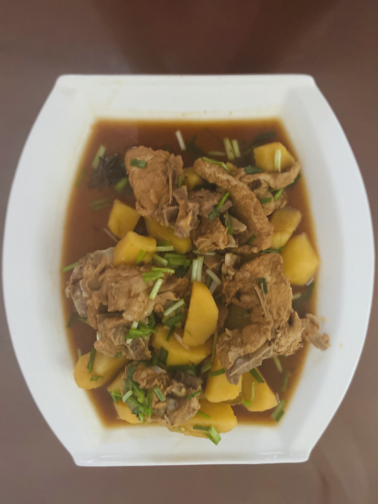土豆排骨的做法