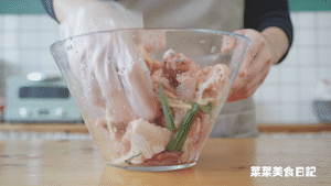 紫苏石螺焖鸡丨美味香气的做法图解4