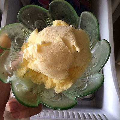 蛋奶冰淇淋