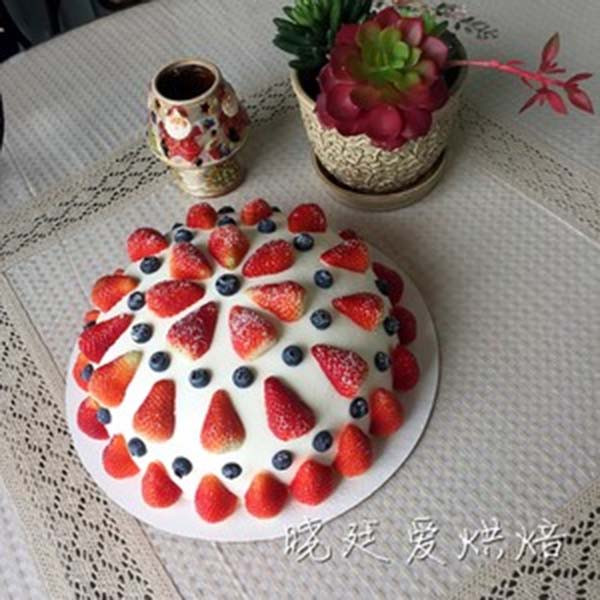 草莓炸弹蛋糕做法揭秘