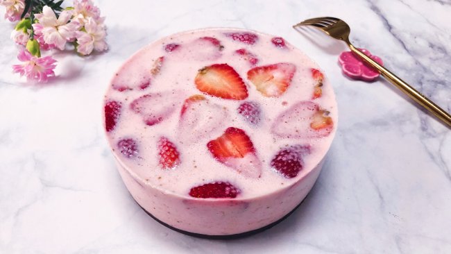 让人心动的-草莓酸奶慕斯的做法