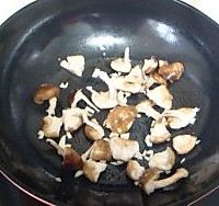 香菇炒油菜的做法图解7