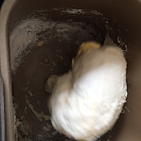 红豆沙卷卷面包的做法图解2