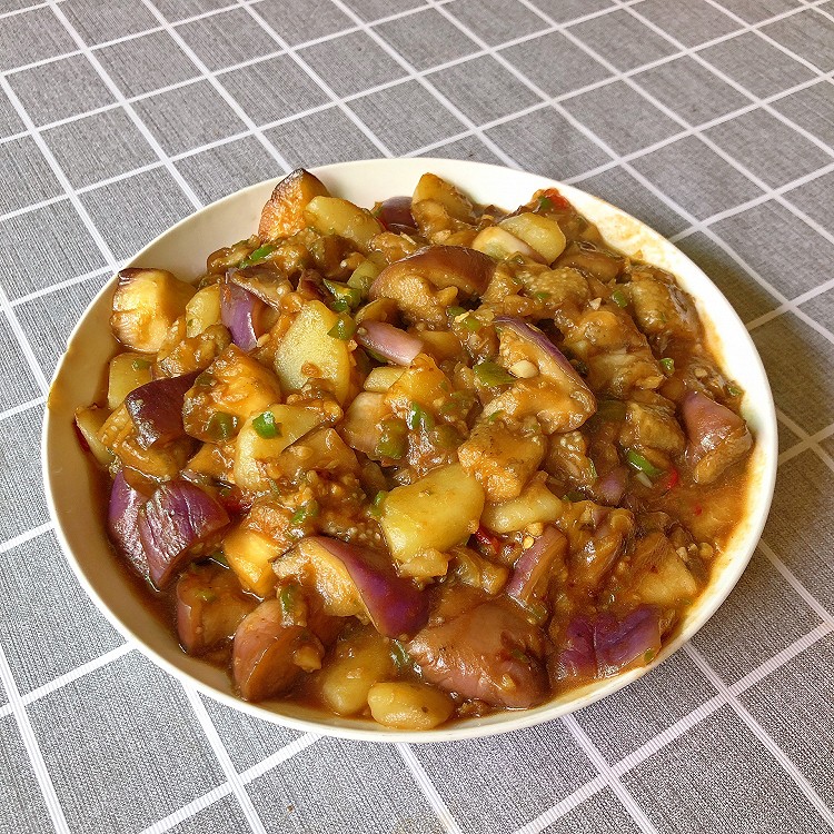土豆烧茄子的做法