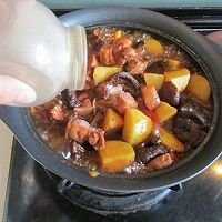 【膳食】土豆香菇烧肉的做法图解9
