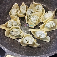 蛋抱馄饨的做法图解1