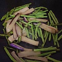 #不容错过的鲜美滋味#豆角烧茄子的做法图解6