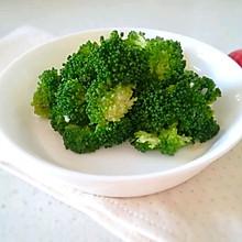 凉拌西兰花：宝宝辅食营养食谱菜谱