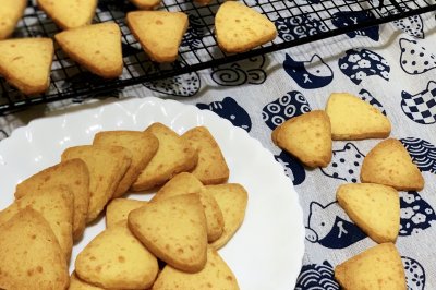 咸香酥松芝士饼干