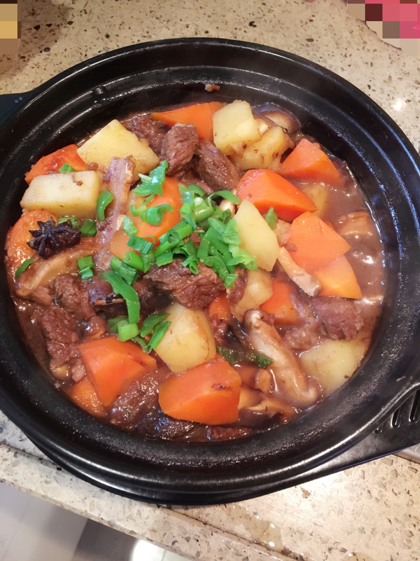 砂锅牛腩