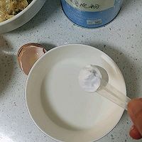 鲜香可口:猪肉木耳蛋卷的做法图解4