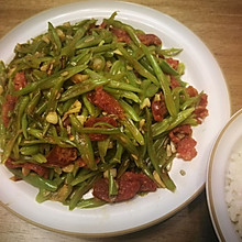 豆角丝炒腊肠舔碗+1