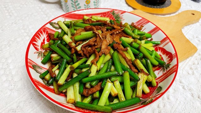 蒜苔炒肉丝，家常小炒下饭菜的做法