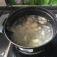 铸铁锅版鲫鱼萝卜丝汤的做法图解2