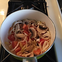 番茄蔬菜拌汤...... 留学狗感冒想家之食的做法图解3