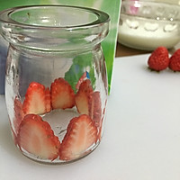 草莓酸奶布丁的做法图解1