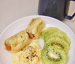 花样早餐之花生酱香肠鸡蛋吐司卷的做法