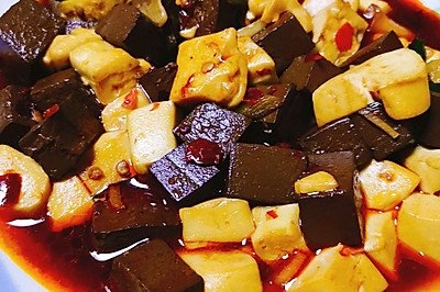 【家常菜】鸭血烧豆腐——香辣软嫩、可口下饭